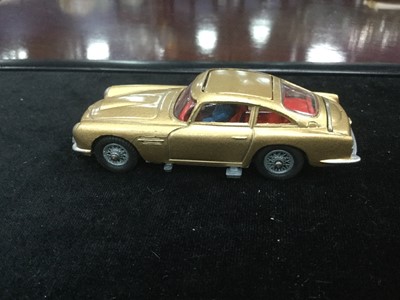 Lot 383 - A CORGI TOYS JAMES BOND'S ASTON MARTIN DB5 MODEL 261