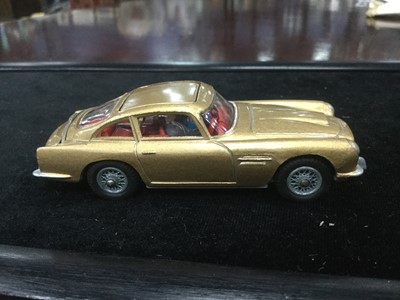 Lot 383 - A CORGI TOYS JAMES BOND'S ASTON MARTIN DB5 MODEL 261