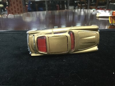 Lot 383 - A CORGI TOYS JAMES BOND'S ASTON MARTIN DB5 MODEL 261