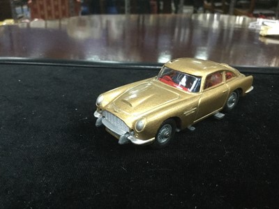 Lot 383 - A CORGI TOYS JAMES BOND'S ASTON MARTIN DB5 MODEL 261