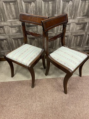 Lot 303 - A SET OF FOUR REGENCY MAHOGANY DINING CHAIRS