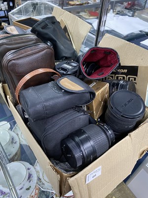 Lot 411 - A NIKON D50 CAMERA AND OTHER CAMERAS AND LENSES AND EQUIPMENT