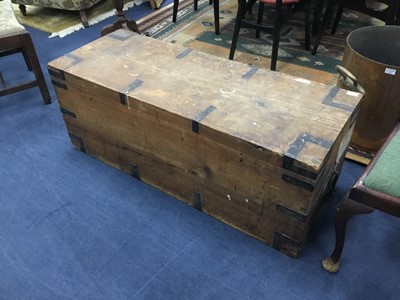 Lot 205 - AN EARLY 20TH CENTURY STAINED WOOD METAL BOUND TRAVEL TRUNK