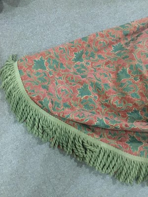 Lot 229 - A 20TH CENTURY DECORATIVE THROW