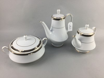 Lot 273 - A NORITAKE 'LEGENDARY' PART DINNER SERVICE