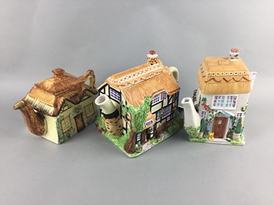 Lot 132 - THE LEONARDO COLLECTION NOVELTY TEAPOT AND OTHER ITEMS
