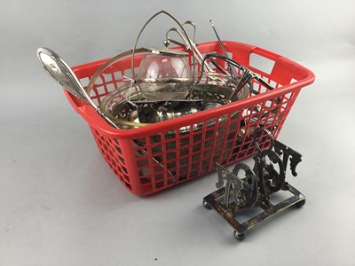 Lot 298 - A SILVER PLATED TOAST RACK AND OTHER ITEMS