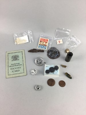 Lot 167 - A LOT OF VARIOUS MILITARY ITEMS