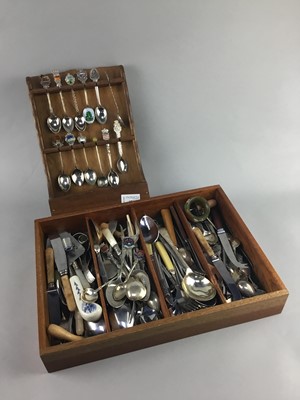 Lot 171 - A LOT OF SOUVENIR SPOONS AND OTHER SILVER PLATED FLATWARE