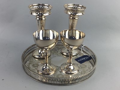 Lot 172 - A SET OF CUTLERY AND OTHER SILVER PLATED ITEMS