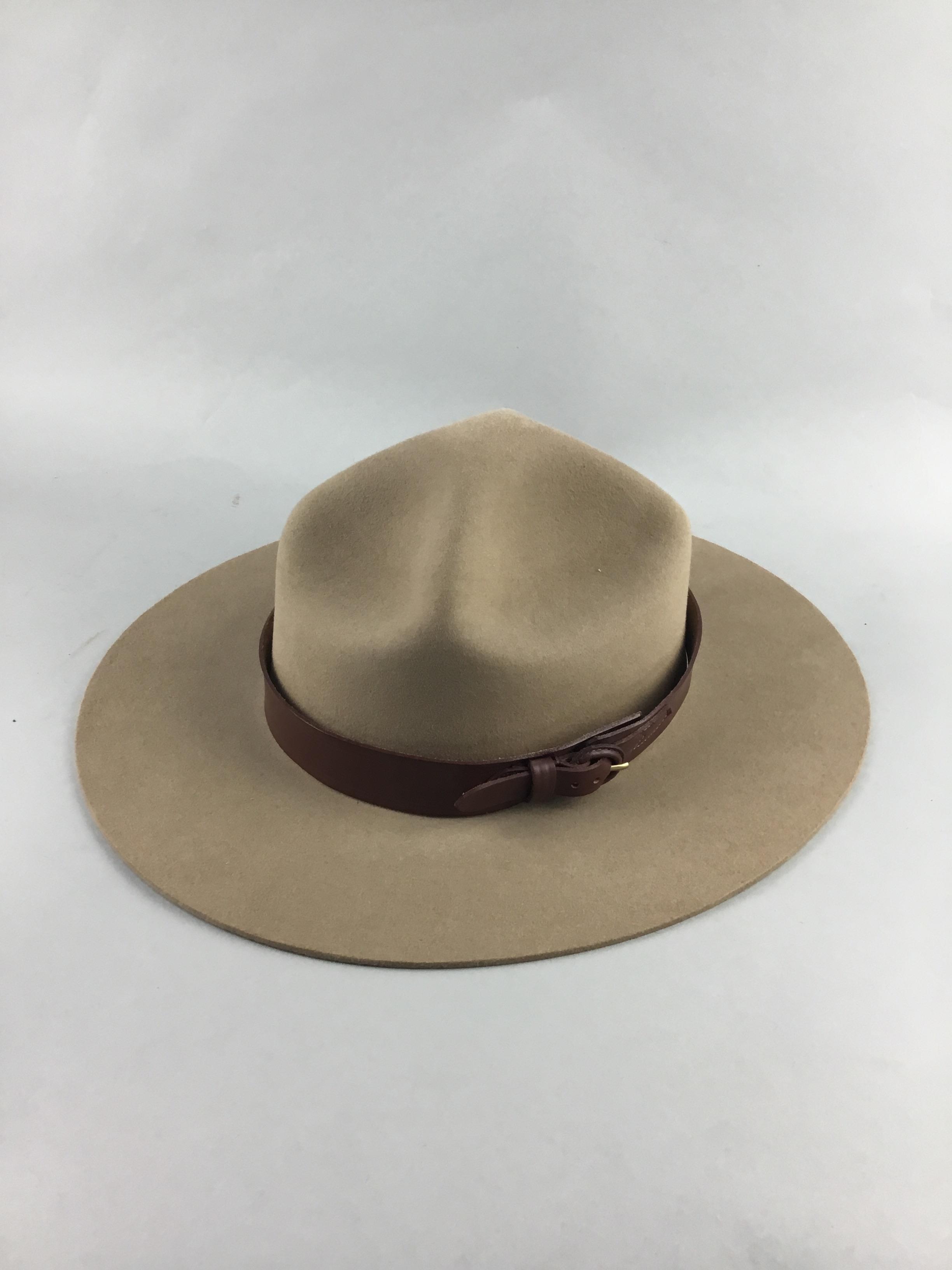 Lot 40 A CANADIAN FELT MOUNTIES HAT