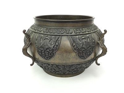 Lot 845 - AN EARLY 20TH CENTURY CHINESE BRONZE BURNER