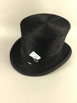 Lot 336 - A VINTAGE BLACK FELT TOP HAT