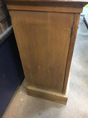 Lot 1224 - AN EARLY VICTORIAN OAK LIBRARY BOOKCASE