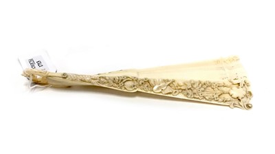 Lot 1713 - A LATE 19TH CENTURY CARVED IVORY BRISÉ FAN