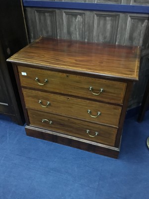 Lot 206 - AN EDWARDIAN MAHOGANY CHEST OF DRAWERS