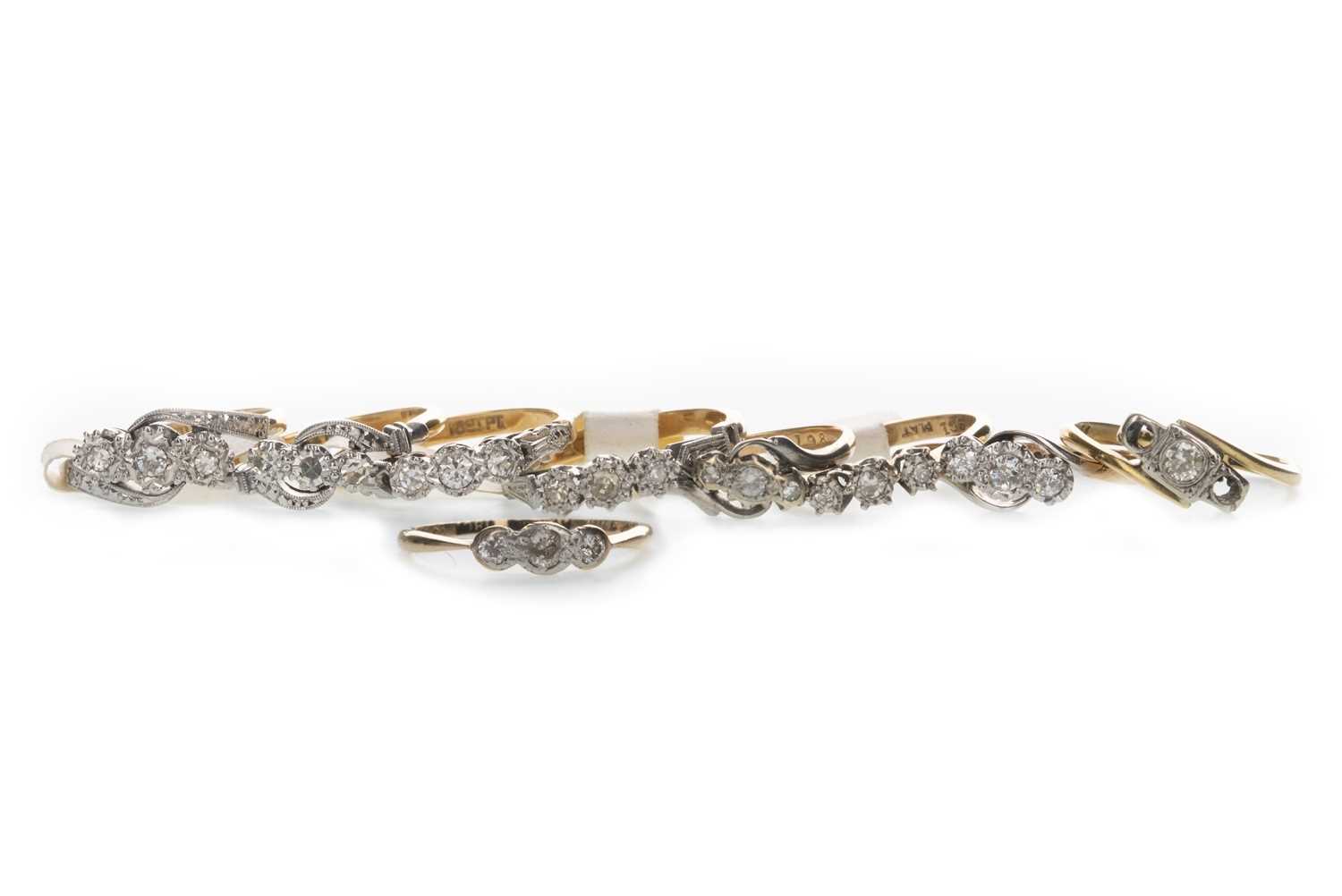 Lot 365 - A GROUP OF RINGS