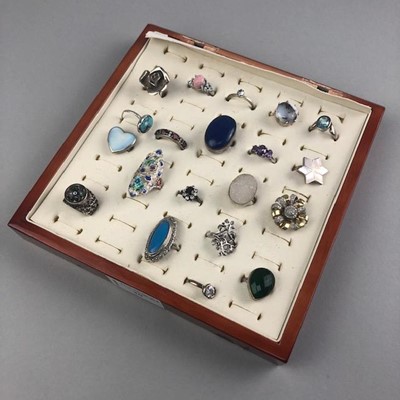 Lot 30 - A LOT OF VINTAGE SILVER AND OTHER RINGS