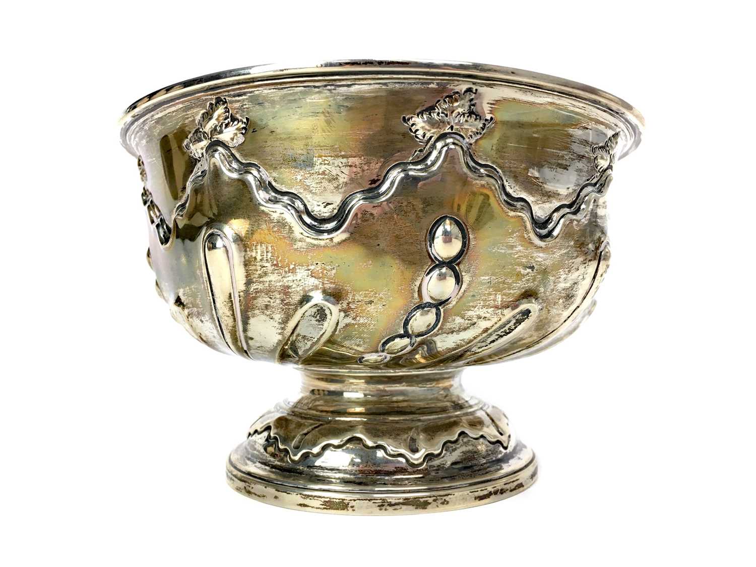 Lot 432 - A VICTORIAN SILVER ROSE BOWL