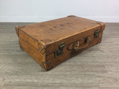 Lot 1391 - A VINTAGE TAN LEATHER SUITCASE AND A GLADSTONE BAG