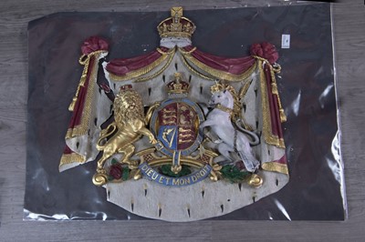 Lot 1296 - A POLYCHROME PLASTER WALL MOUNTING BRITISH ROYAL COAT OF ARMS