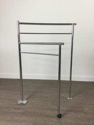 Lot 1305 - A CHROME TOWEL RAIL