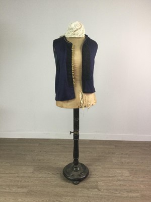 Lot 1298 - A VICTORIAN DRESSMAKERS' MANNEQUIN