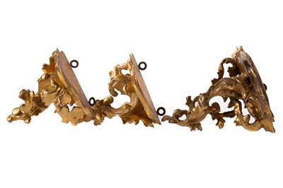 Lot 1355 - A PAIR OF GILTWOOD WALL BRACKETS AND ANOTHER