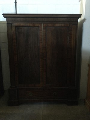 Lot 295A - A VICTORIAN MAHOGANY WARDROBE