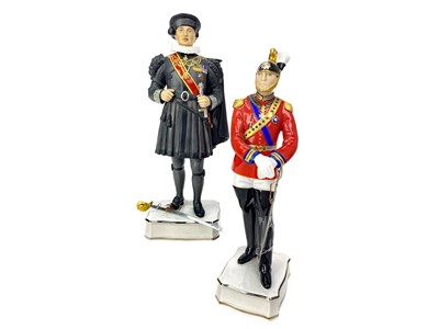 Lot 1001 - A LOT OF FIVE ROYAL WORCESTER PAPAL SERIES FIGURES
