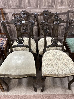 Lot 89 - A SET OF FOUR DINING CHAIRS