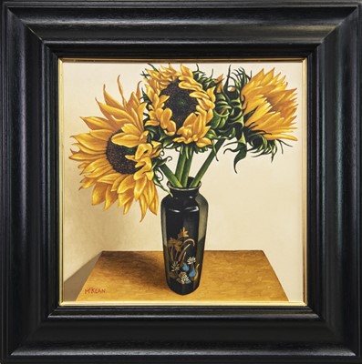 Lot 702 - BLACK VASE WITH SUNFLOWERS, AN OIL BY GRAHAM MCKEAN