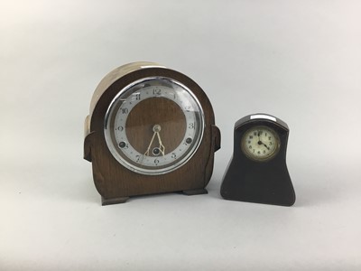 Lot 300 - A 20TH CENTURY OAK CASED MANTEL CLOCK AND ANOTHER SMALLER CLOCK