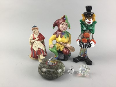 Lot 322 - A MURANO GLASS CLOWN AND OTHER GLASS AND CERAMICS