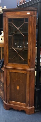 Lot 355 - AN EDWARDIAN MAHOGANY CORNER CABINET