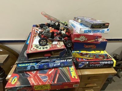 Lot 390 - A COLLECTION OF TOYS AND GAMES