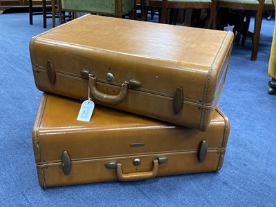 Lot 405 - A LOT OF TWO VINTAGE SAMSONITE SUITCASES