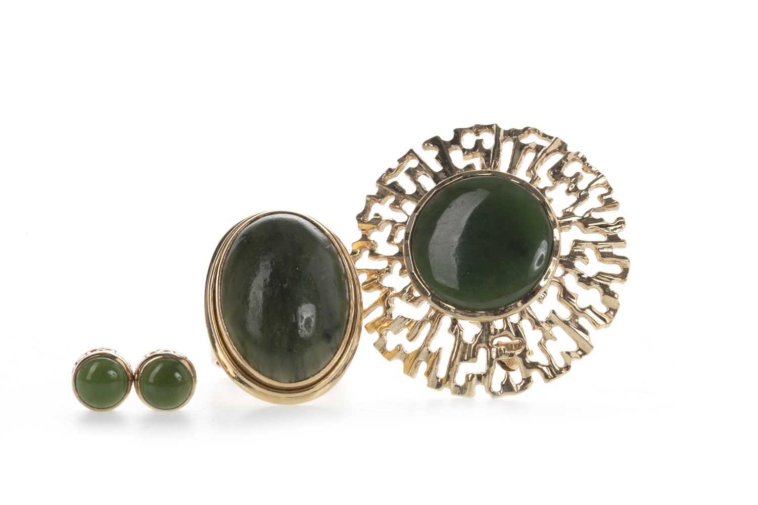 Lot 817 - A COLLECTION OF GREEN HARDSTONE JEWELLERY