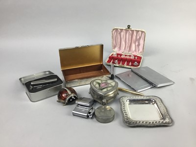 Lot 59 - A LOT OF SMOKING ACCESSORIES AND BOXES