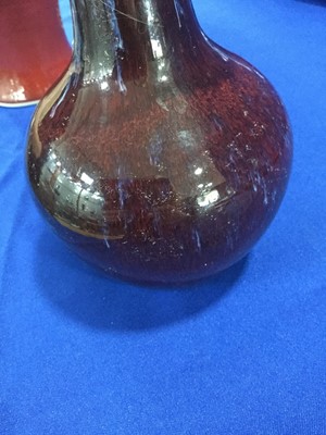Lot 715 - AN EARLY 20TH CENTURY CHINESE VASE