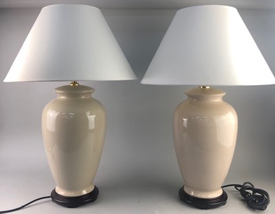 Lot 161 - A PAIR OF CERAMIC TABLE LAMPS