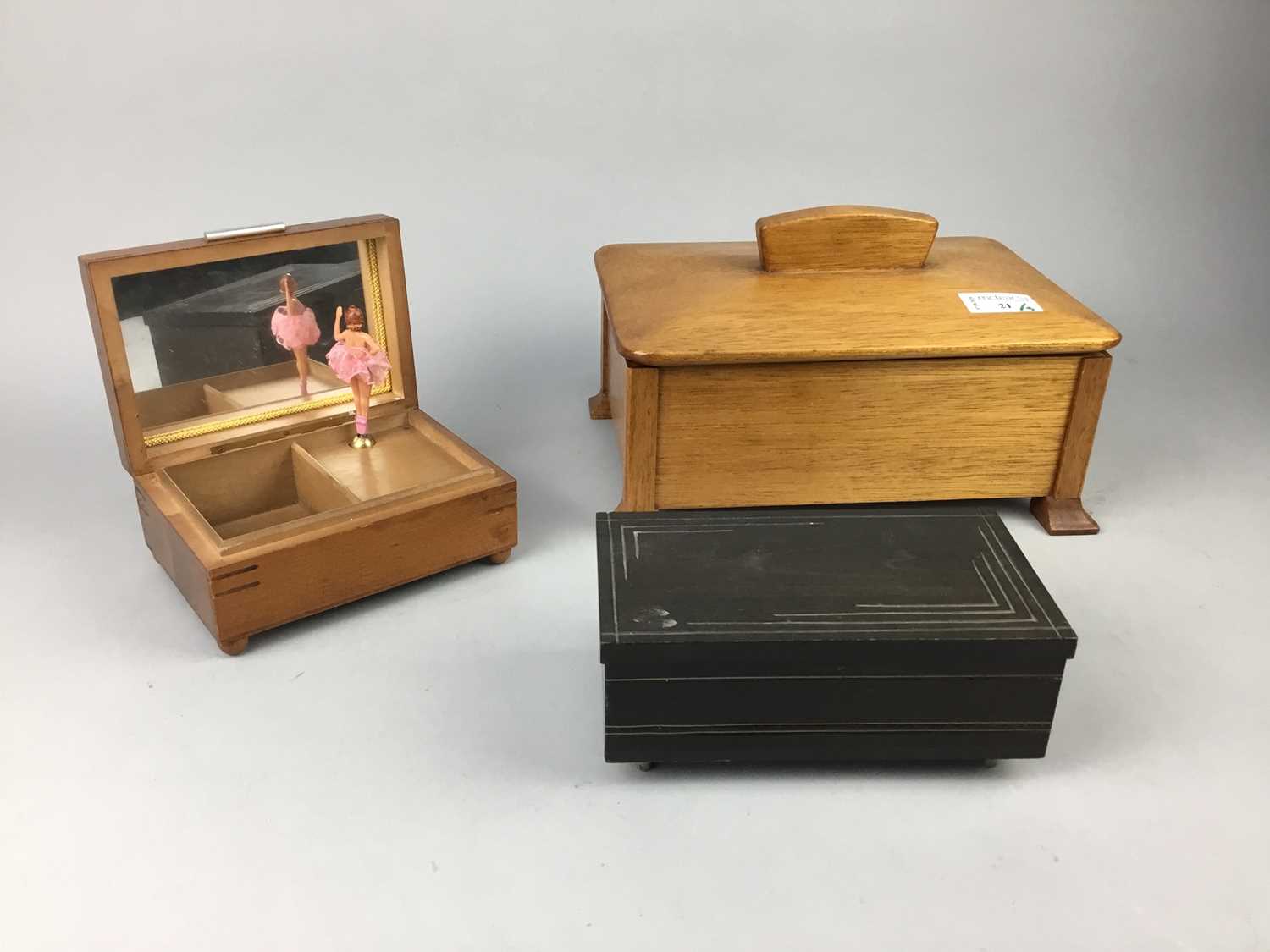 Lot 21 - AN ART DECO STYLE RECTANGULAR CASKET AND TWO MUSIC BOXES