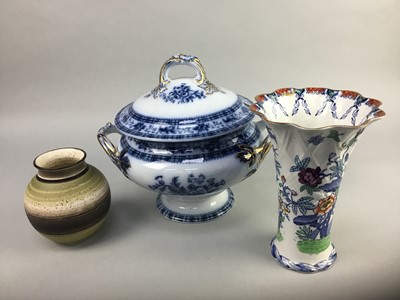 Lot 39 - AN EARLY 20TH CENTURY SOUP TUREEN AND COVER, A VASE AND A TIN BOX