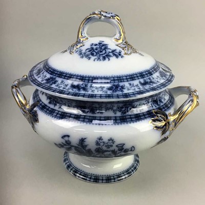 Lot 39 - AN EARLY 20TH CENTURY SOUP TUREEN AND COVER, A VASE AND A TIN BOX