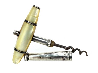 Lot 429 - AN EARLY 19TH CENTURY SILVER AND MOTHER OF PEARL CORKSCREW
