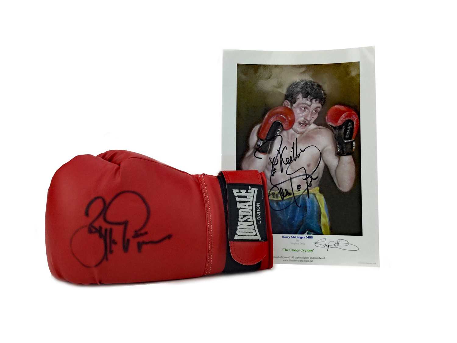 Lot 1756 - A BOXING GLOVE SIGNED BY BARRY MCGUIGAN AND A SIGNED PRINT OF THE BOXER