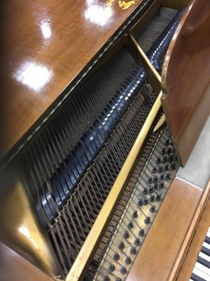 Lot 1105 - A MAHOGANY BABY GRAND PIANO BY STROHMENGER