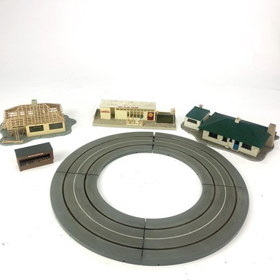 Lot 1404 - A COLLECTION OF TRI-ANG RAILWAYS MODELS AND OTHER RAILWAY ITEMS