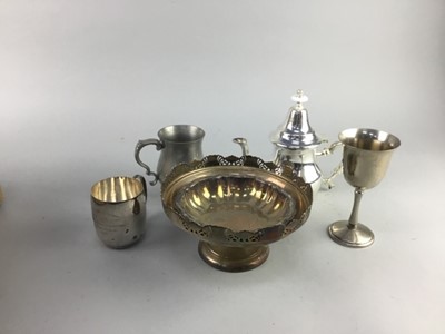 Lot 294 - A LOT OF SILVER PLATED ITEMS