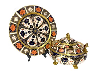 Lot 1018 - A ROYAL CROWN DERBY IMARI PATTERN SOUP TUREEN, COVER AND STAND